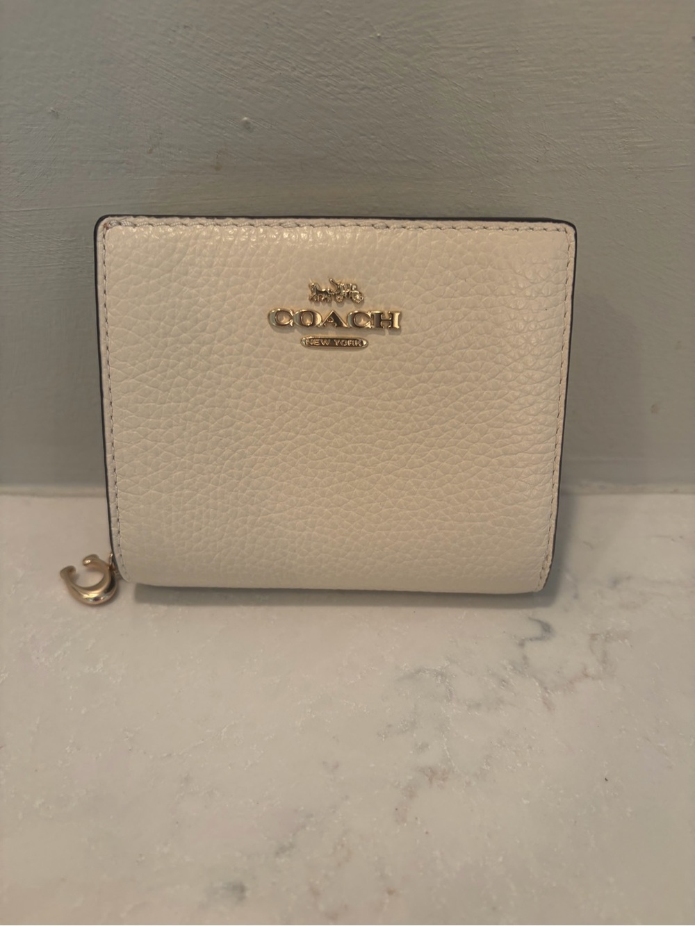 Coach Pebbled Leather Bi-Fold Wallet in Cream with Gold Hardware -NWOT